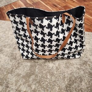 Thirty-One Houndstooth Tote with Tan Straps